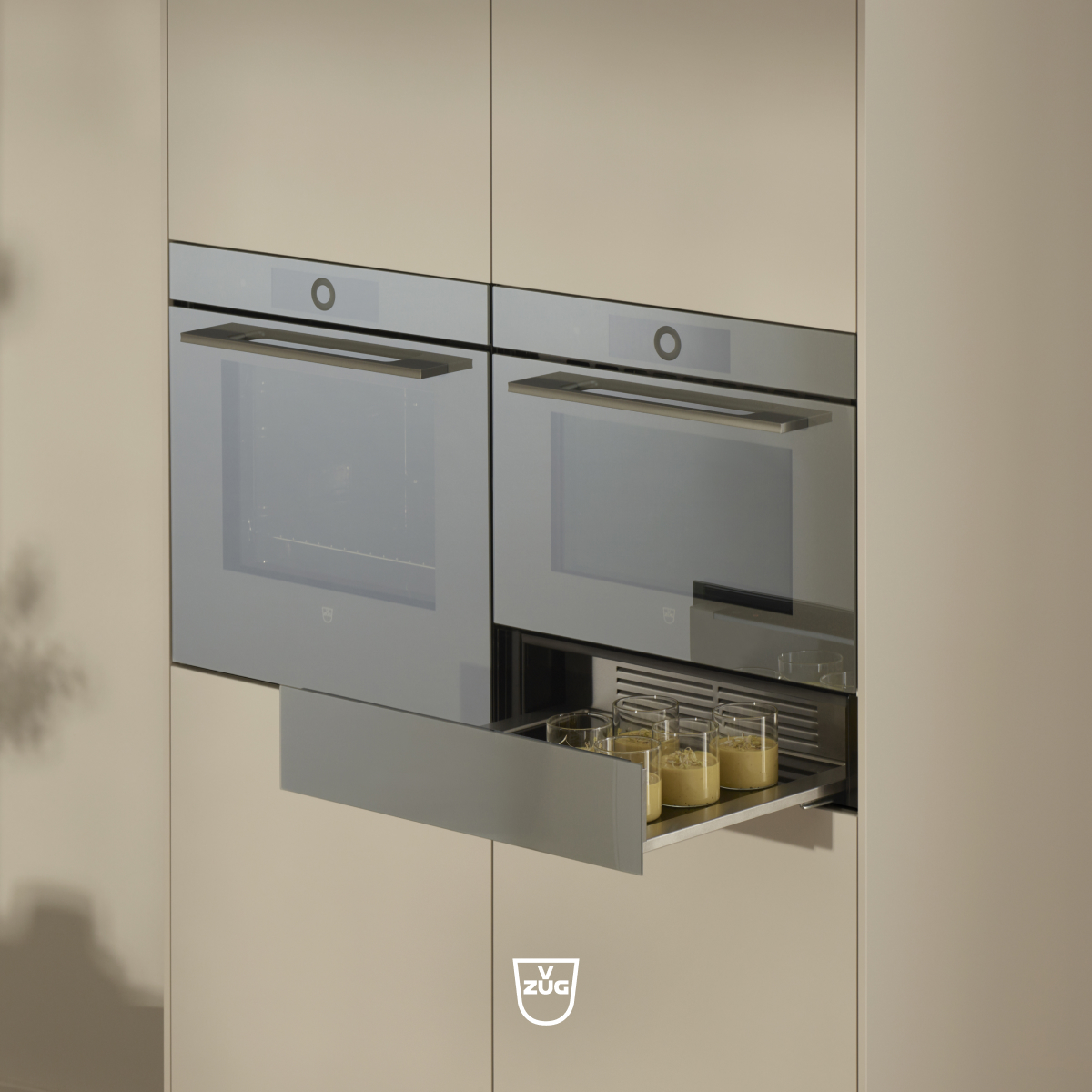 V-ZUG Warmhalteschublade mit Backofen